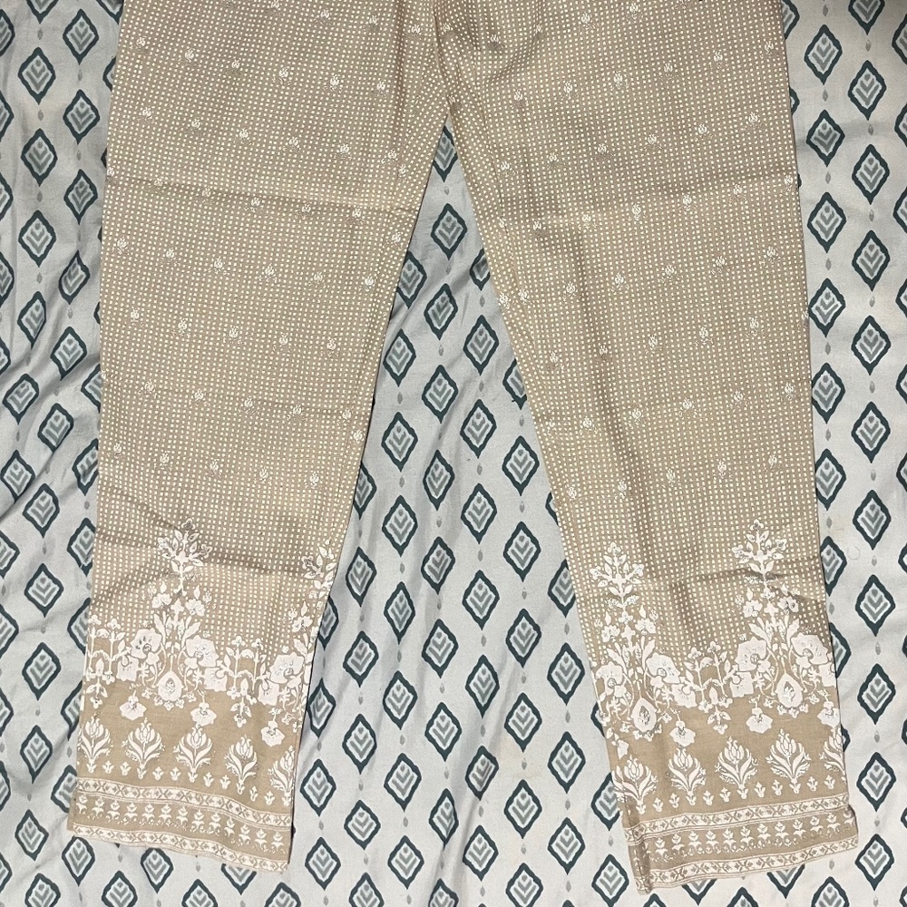 Capri pants
